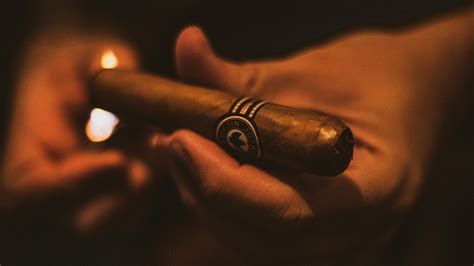 Do you inhale cigars? No, never, and here's why not - The Manual