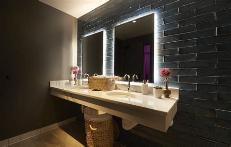 Commercial Bathroom Interior Design 的图像结果