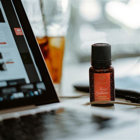 Royal Gulmohar Fragrance Oil, 10ml – EKAM