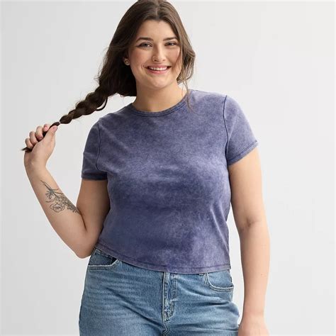 Juniors' Plus Size SO® Slim Fit Baby Tee