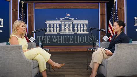 'Read the room, girl': Running influencer Kate Mackz faces backlash ...