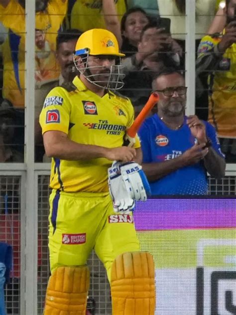 MS Dhoni may explore surgery option on his knee | Times of India