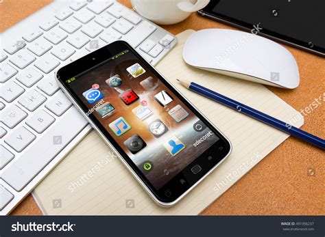 Mobile Phone On Desk 的图像结果
