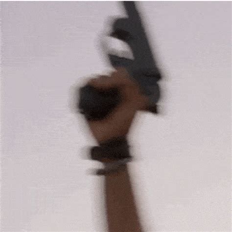 What's the difference between "flair" and "flare"?