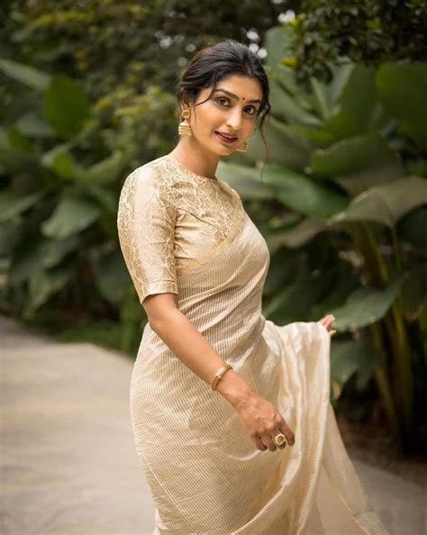 Symmetrical Beige Soft Silk Saree With Prodigal Blouse Piece – SilkFolks