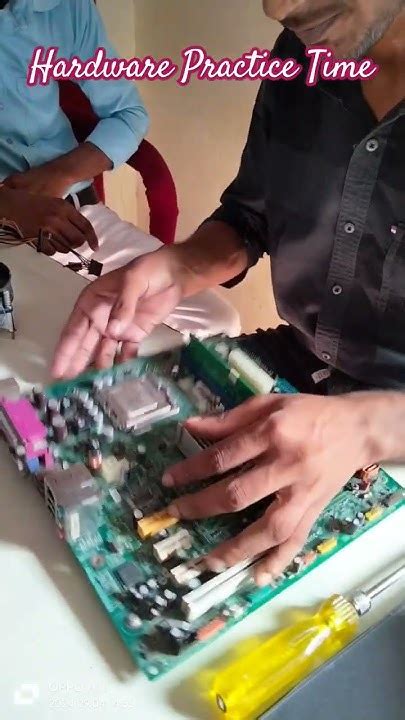 Rezultat imagine pentru Computer Hardware Reparing Pictures