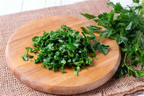 Tips And Hacks To Store Fresh Herbs At Home | Femina.in