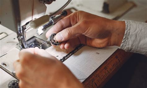 Singer Athena 2000 Sewing Machine Bobbin Problems 的图像结果