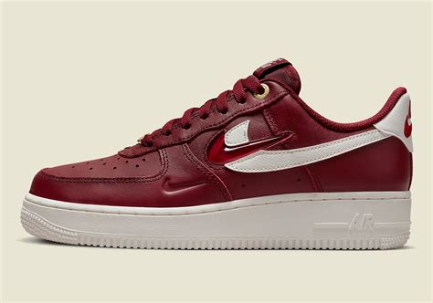 Nike air force on sale 1 logo rouge