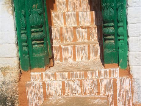 Beauty of Uttaranchal: Aipan(Old traditional art for decorating floor)