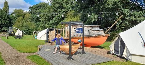 FIELD OF DREAMS VINTAGE VEHICLE GLAMPING (Melbourne, Derbyshire ...