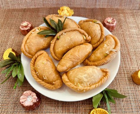 Mawa Gujiya,Pure Mawa Gujiya,Delicious Mawa Gujiya Manufacturers