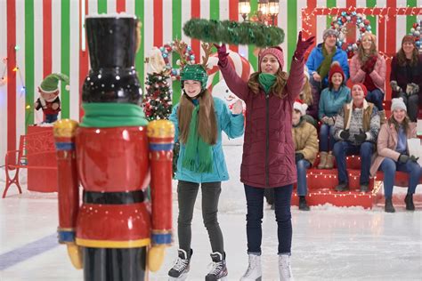 Christmas in July 2021 starts today on the Hallmark Channel: how to ...