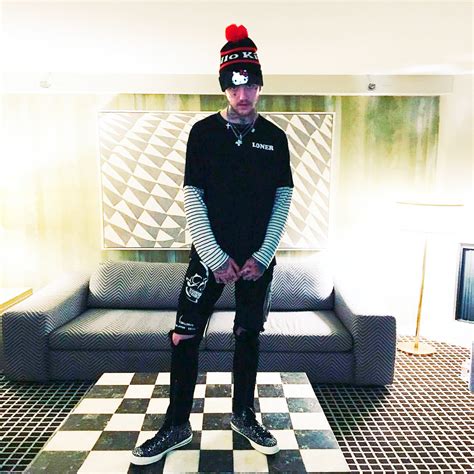 Lil Peep Outfit from June 9, 2017 | WHAT’S ON THE STAR?