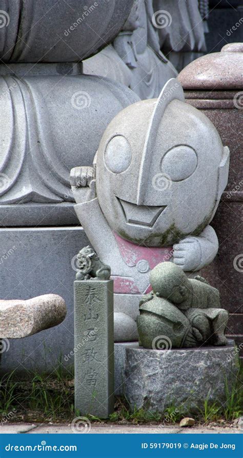 Alien Statue 的图像结果
