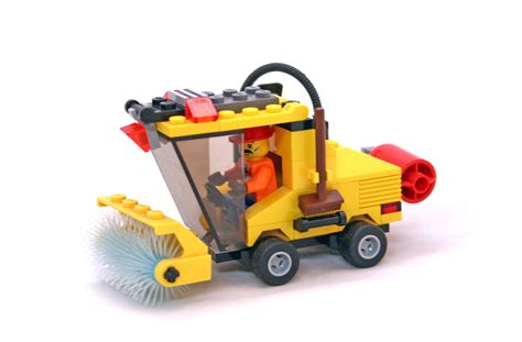 Street Sweeper - LEGO set #7242-1 (Building Sets > City)