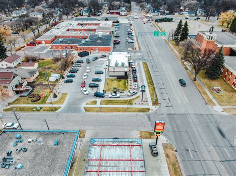 Starbucks - Fargo, ND - Retail Investment Group, LLC.