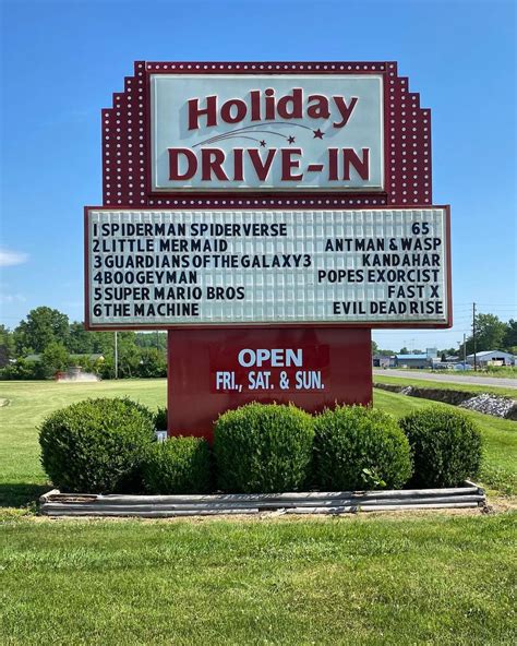 Visiting Every Drive In Movie Theater in America – Protasm