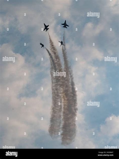 The United States Air Force Air Demonstration Squadron "Thunderbirds ...