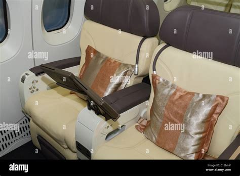 Travel Plane Window 的图像结果