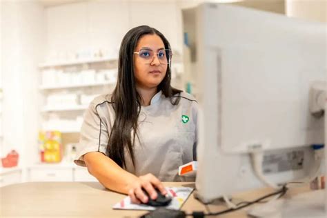 Refill prescriptions. Quickly refill medications in just a few steps. Refill. HD Wallpaper