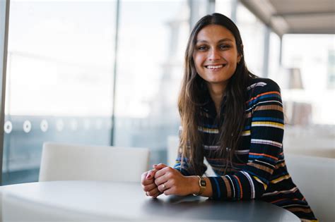 Woman vs Python Snake 的图像结果