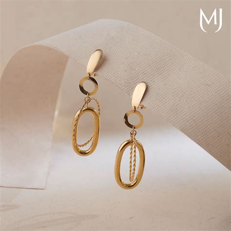 Light Weight & Daily Wear Gold Earrings Designs (2025) | Buy Gold ...