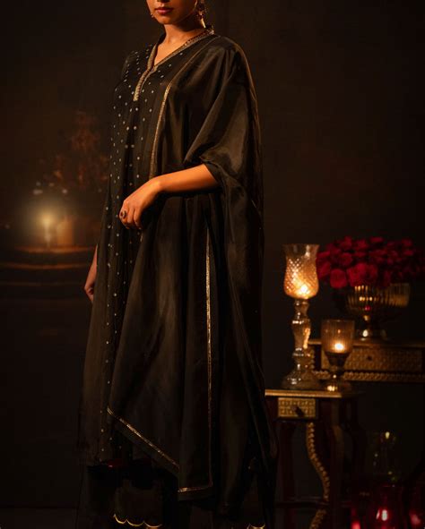 Black Silk Dupatta – JUGALBANDHI