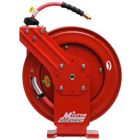 Industrial Auto-Retracting Hose Reel w/ EPDM Rubber Hose, 300 PSI