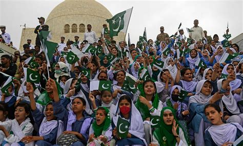 Portraits of patriotism: Pakistanis celebrate 76 years of independence - Pakistan - DAWN.COM