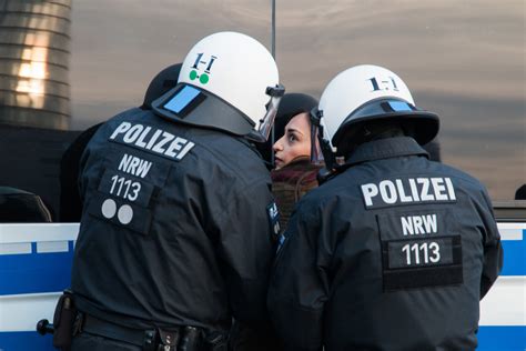 Demo 3 Foto & Bild | köln demo, menschen Bilder auf fotocommunity