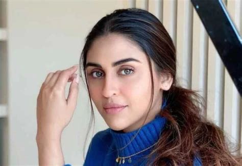 Krystle Dsouza trolled due to her lip surgery, actress big lips shows ...