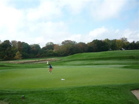 Wannamoisett Country Club - Tiger Golf Traveler