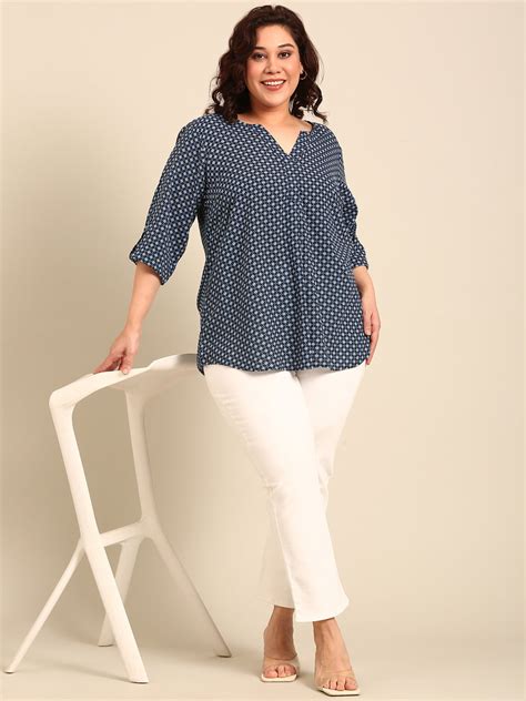 Relaxed Fit V-Neck Top – The Pink Moon