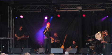 Country Folk 的图像结果