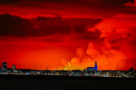 Volcano erupts in Iceland for 4th time since December - ABC News