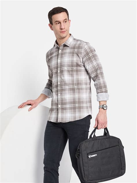 METTLE Men Opaque Checked Casual Shirt