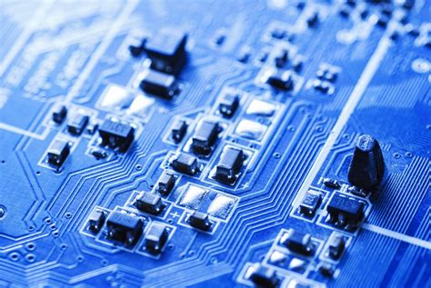 Mechatronics Engineering vs Computer Science 的图像结果