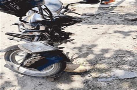 Una में ओवरटेक करते समय ट्रक से टकराई बाइक, चालक घायल - bike collides ...
