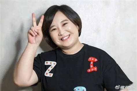 39岁的贾玲减肥成功，如今体重140斤，其实微胖也是一种美_腾讯新闻