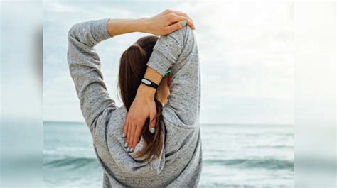 7 Simple & Best Stretches to Become More Flexible | Stretching ...