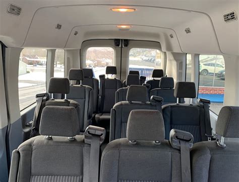 Rent 12 to 15 Passenger Van 的图像结果