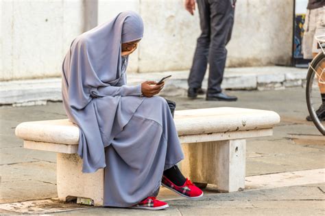 Buy wearing modest clothing - In stock