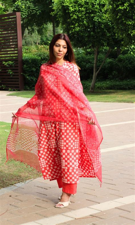 Cotton Handblock Carrot Suit Set with Kota Handblock Dupatta – Baareeki