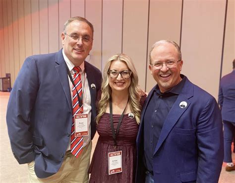 Dunkin' Franchise Review 2022 | Costs, Profits and Comparisons