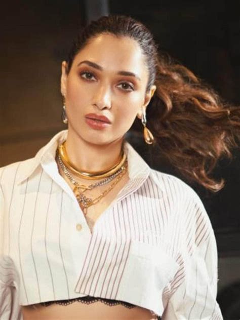 Buy Tamannaah Bhatia In Water Drop Charm Earrings Online - Ishhaara