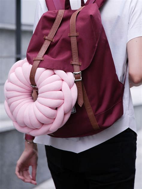 Free Tutorial Pattern for Cushion with Stuffing 的图像结果