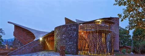 A Tour to a Unique and Stunning Farmhouse from Wada | homify