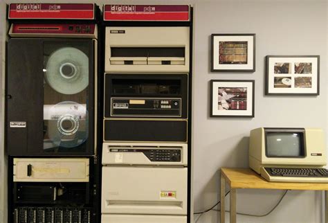 Old Technology Background Graphics 的图像结果