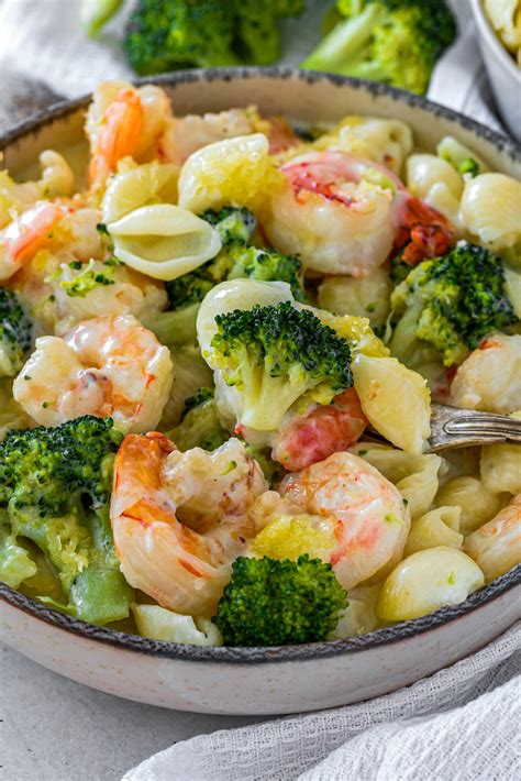 Broccoli and Shrimp Alfredo - CheekyKitchen